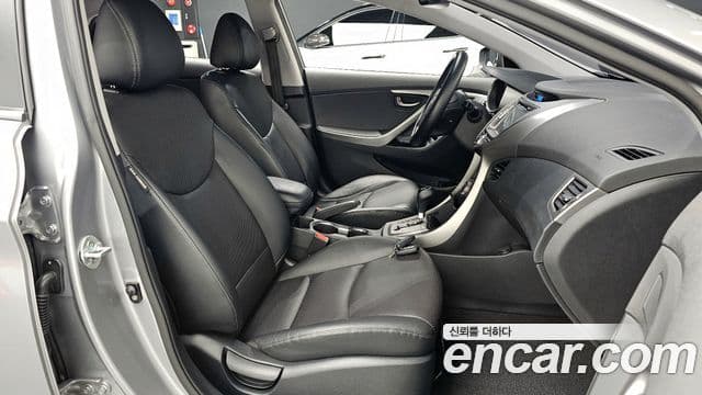 Hyundai Avante MD M16 GDI Avenue, 2014 10