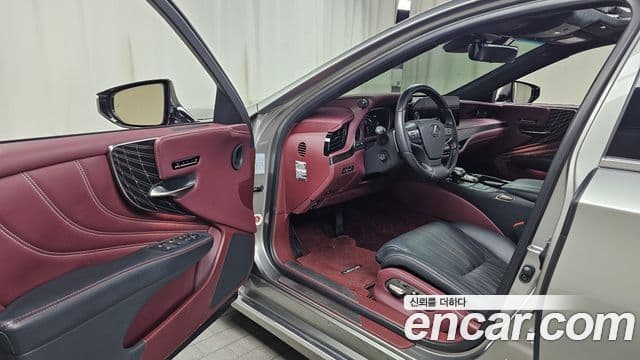 Lexus LS500h 5세대 3.5 Platinum AWD, 2023 10