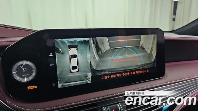 Lexus LS500h 5세대 3.5 Platinum AWD, 2023 16