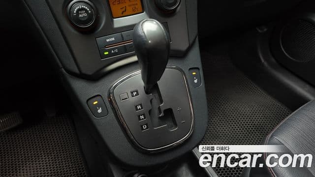 Kia 뉴카렌스 топовая версия, 2011 9