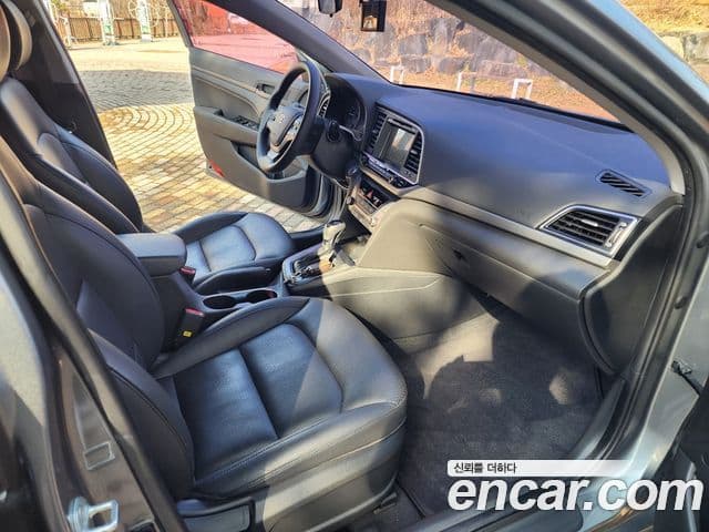 Hyundai Avante AD 1.6 GDI Value Plus, 2017 14