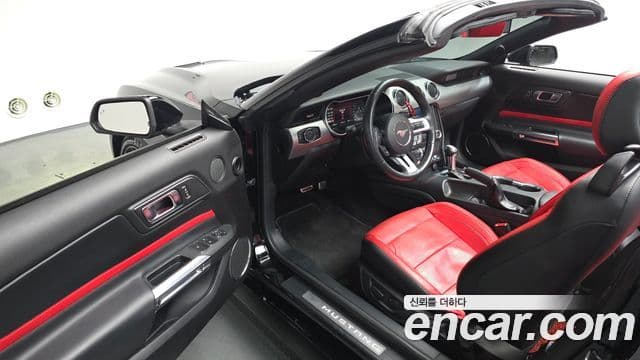 Ford Mustang кабриолет, 2022 10