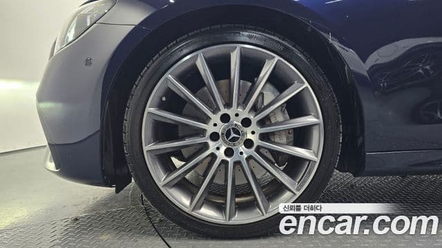 Mercedes-Benz E-класс W213 AMG Line, 2022 все фото