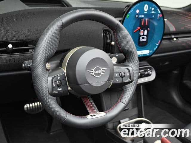Mini Cooper S кабриолет 4세대 JCW, 2025 13