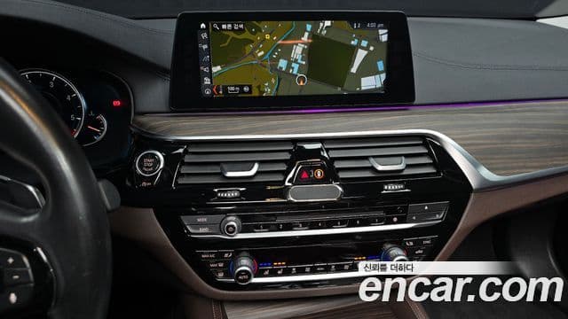 BMW 5시리즈 (G30) 520d Luxury Plus, 2018 16