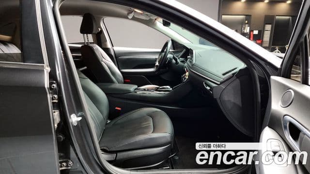 Hyundai Sonata (DN8) Premium Family, 2020 10