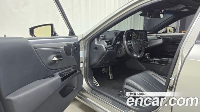 Lexus ES300h 7세대 F-Sport, 2022 10