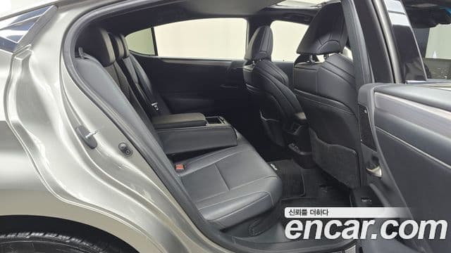 Lexus ES300h 7세대 F-Sport, 2022 12