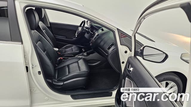 Kia K3 Prestige, 2013 10