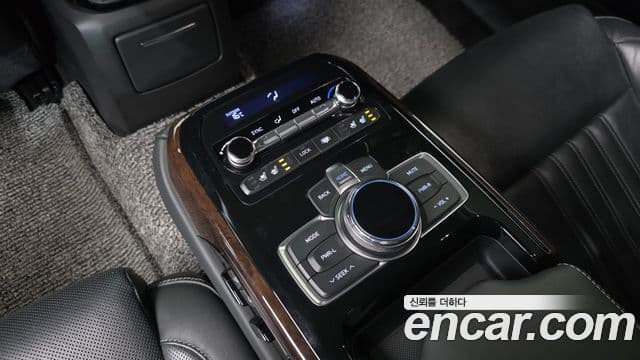 Genesis EQ900 Premium Luxury, 2018 18