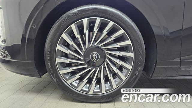 Hyundai Grandeur (GN7) Calligraphy, 2023 все фото