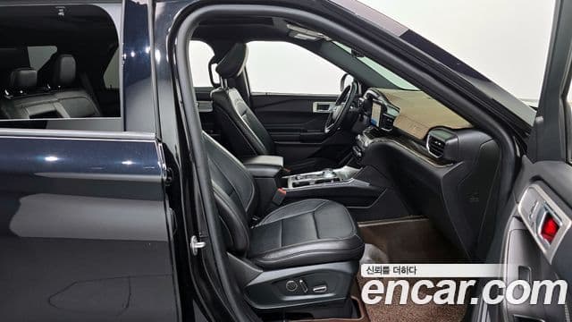 Ford Explorer 6세대, 2020 11