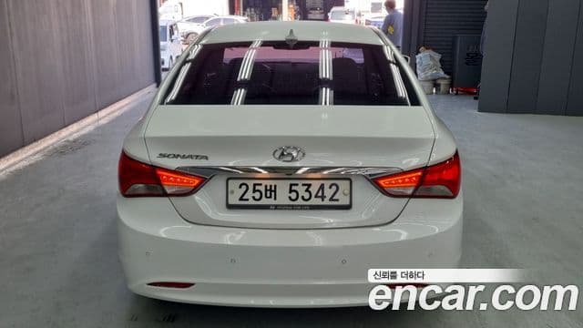 Hyundai Sonata The / новый 브릴리언트 LPI Smart(для людей с инвалидностью), 2014 4