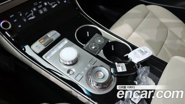 Genesis GV70, 2025 9