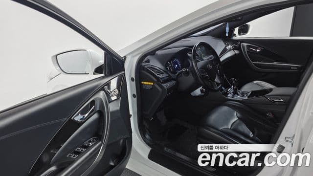 Hyundai Grandeur HG Modern, 2015 11