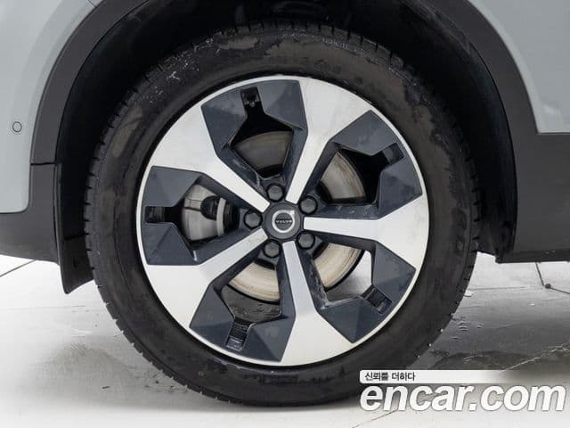 Volvo XC40 B4 Ultimate Bright, 2025 все фото