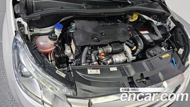 Peugeot 2008 1.6 e-HDi Felline L, 2015 6