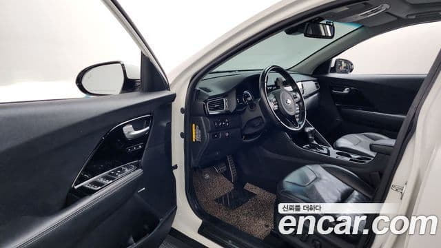 Kia Niro Noblesse, 2018 10