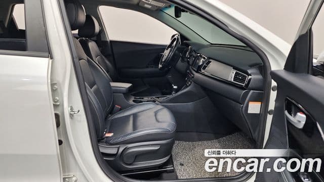 Kia Niro Noblesse, 2018 11