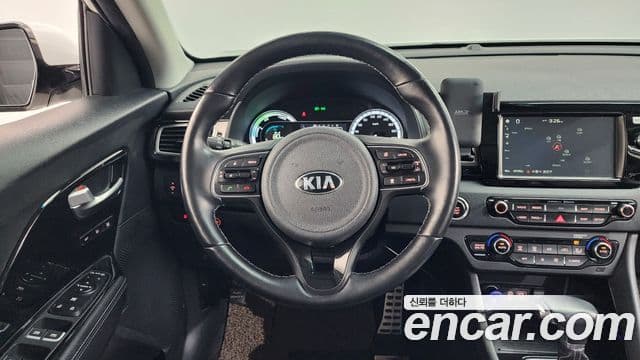 Kia Niro Noblesse, 2018 13