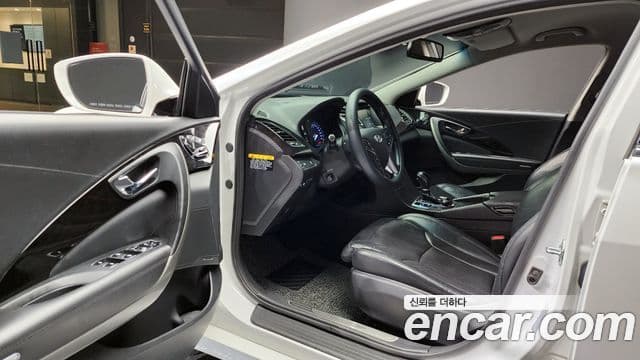 Hyundai Grandeur HG Modern, 2015 11