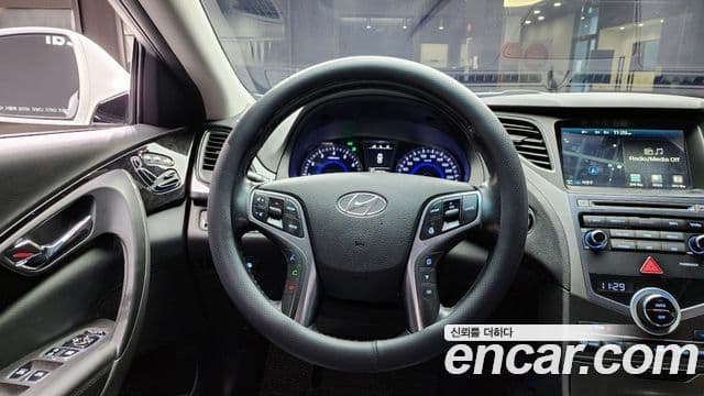 Hyundai Grandeur HG Modern, 2015 14