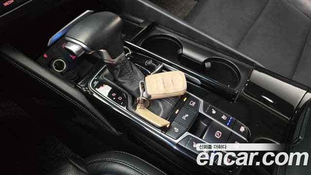 Kia All New K7 Prestige, 2016 9