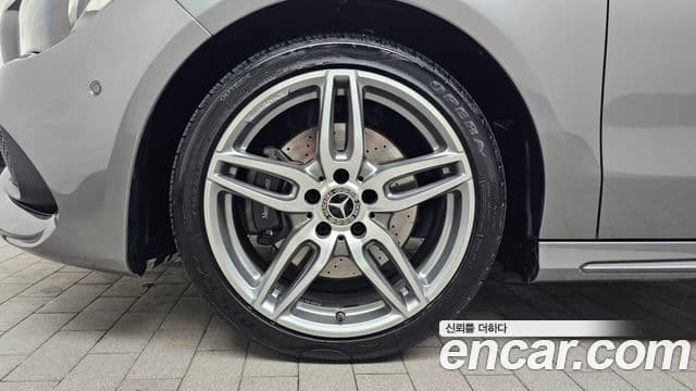 Mercedes-Benz CLA-класс C117 AMG Line, 2018 все фото