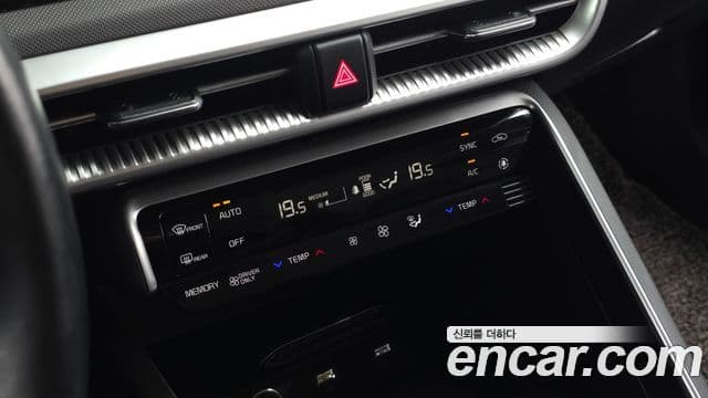 Kia K5 гибрид 3세대 Prestige, 2023 18