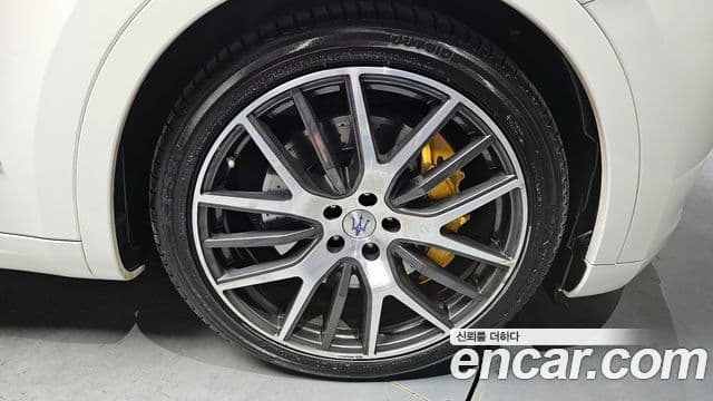 Maserati Levante 3.0 S AWD GranSport, 2018 все фото