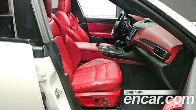 Maserati Levante 3.0 S AWD GranSport, 2018 10