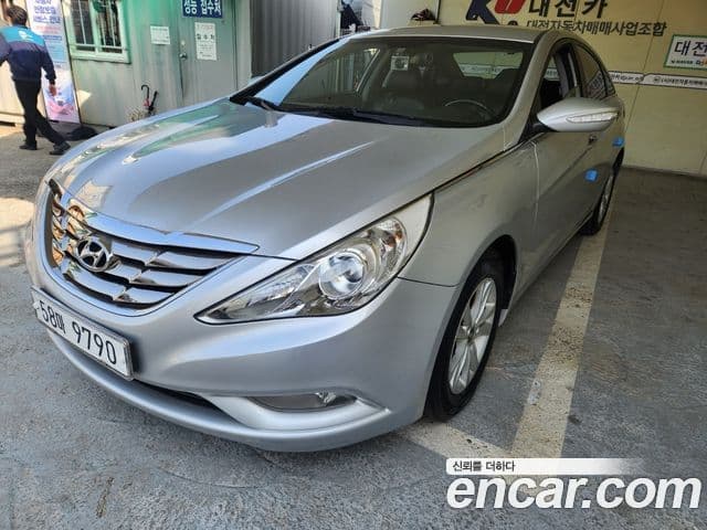 Hyundai YF Sonata люксовая версия, 2010 1