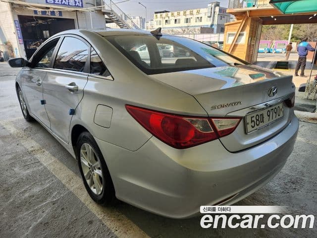 Hyundai YF Sonata люксовая версия, 2010 4