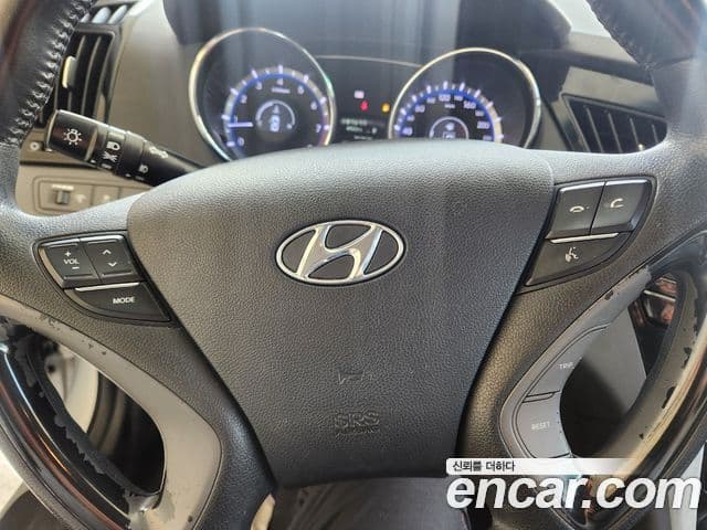 Hyundai YF Sonata люксовая версия, 2010 12