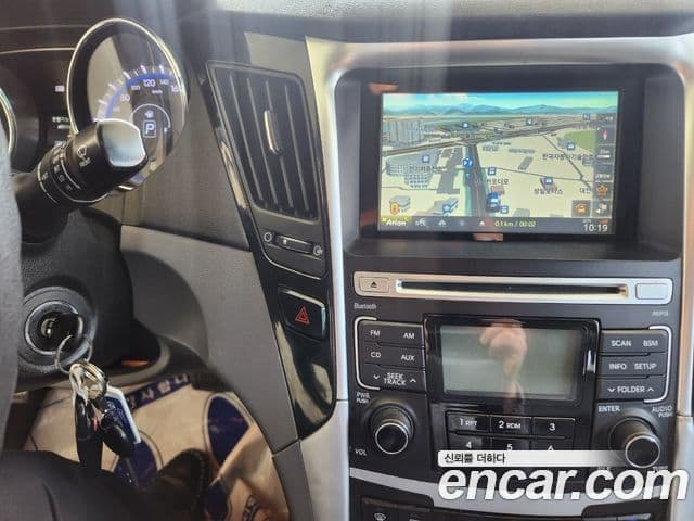 Hyundai YF Sonata люксовая версия, 2010 16