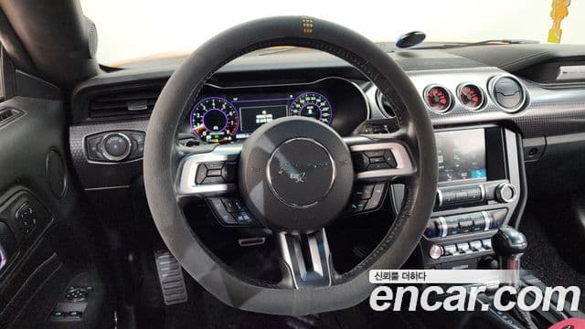 Ford Mustang купе, 2018 13