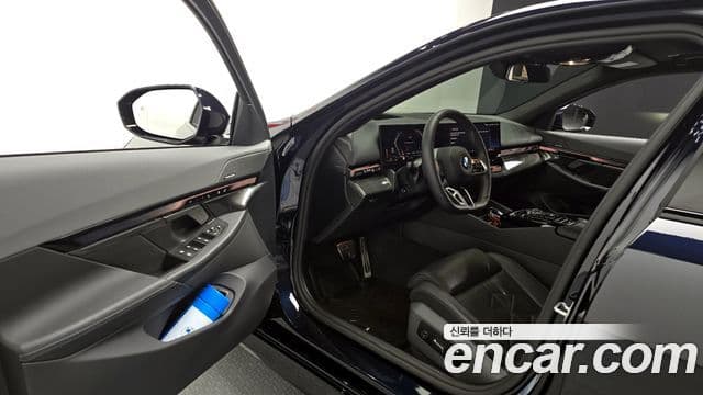 BMW 5시리즈 (G60) 530i xDrive M Sport, 2025 11