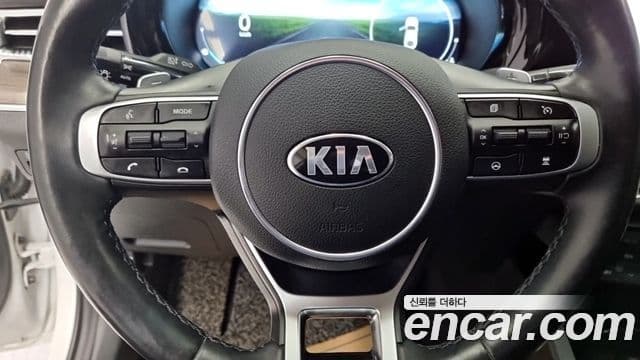 Kia K5 3세대 Signature, 2021 10
