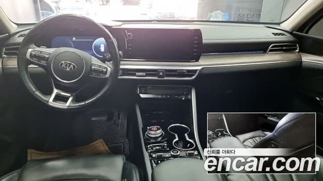 Kia K5 3세대 Signature, 2021 11