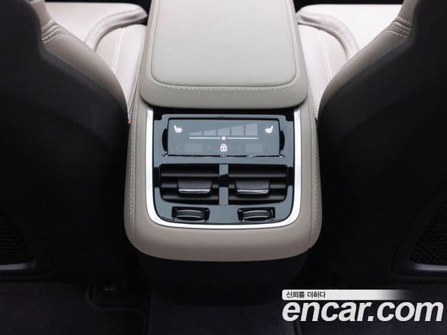 Volvo XC90 2세대 B6 Ultra Bright, 2026 16