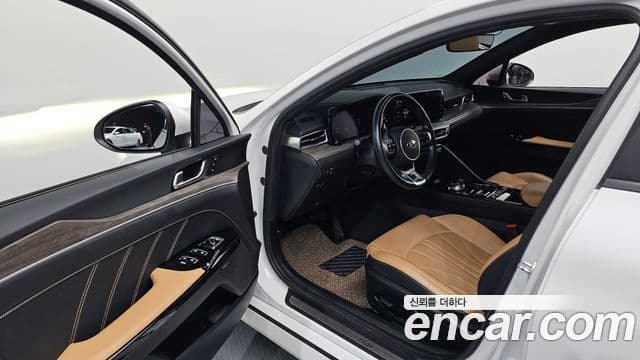 Kia K5 3세대 Signature, 2021 10