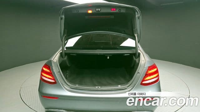 Mercedes-Benz E-класс W213 Avantgarde, 2019 20