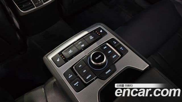 Genesis G80 Premium Luxury, 2018 17