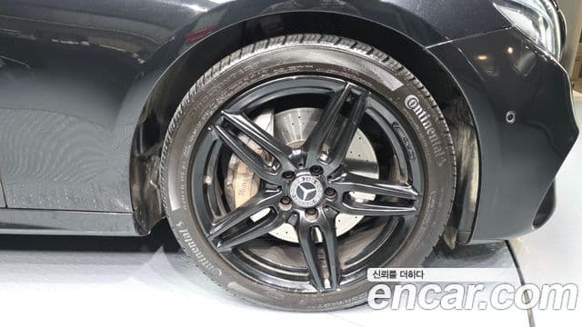 Mercedes-Benz E-класс W213 AMG Line, 2020 все фото