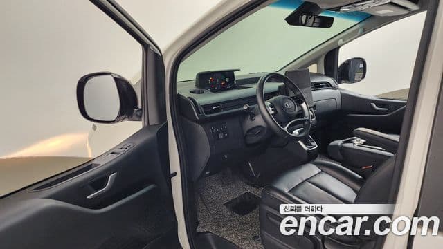 Hyundai Staria Modern, 2023 10