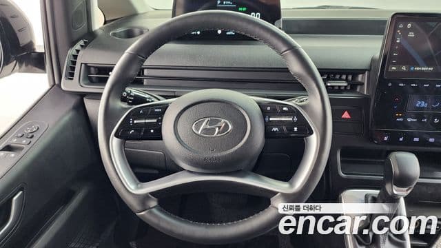 Hyundai Staria Modern, 2023 13