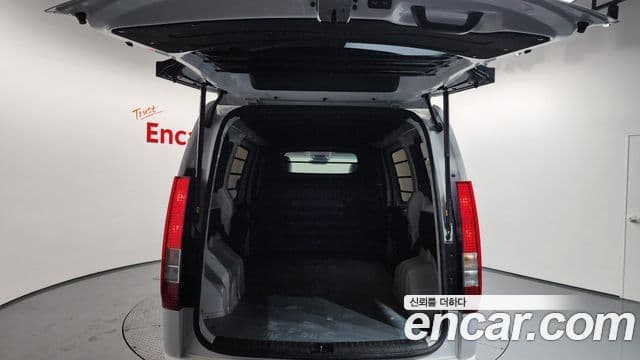 Hyundai Staria Modern, 2023 20