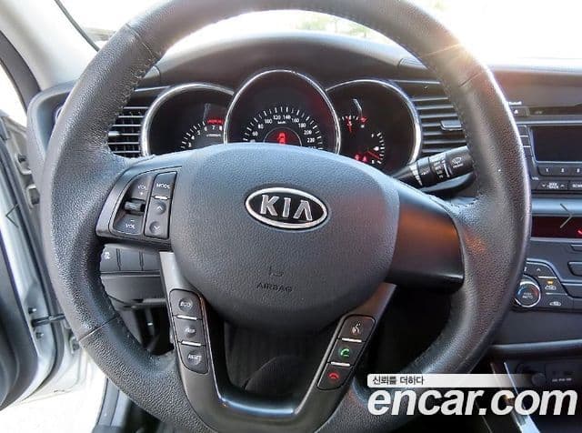 Kia K5 2.0 Deluxe, 2011 8