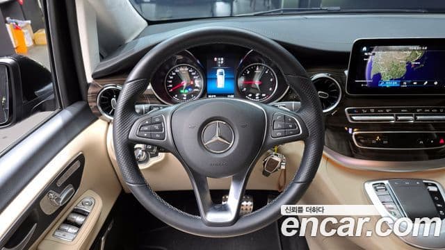 Mercedes-Benz V-класс W447, 2023 14