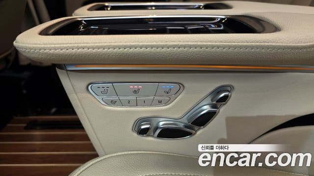 Mercedes-Benz V-класс W447, 2023 19